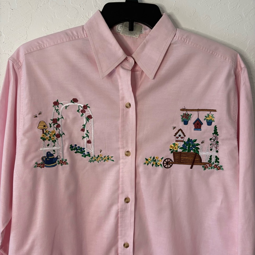 Vintage Mandal Bay Embroidered Button Up Shirt S/M Pink Garden Birdhouse 90s Y2K